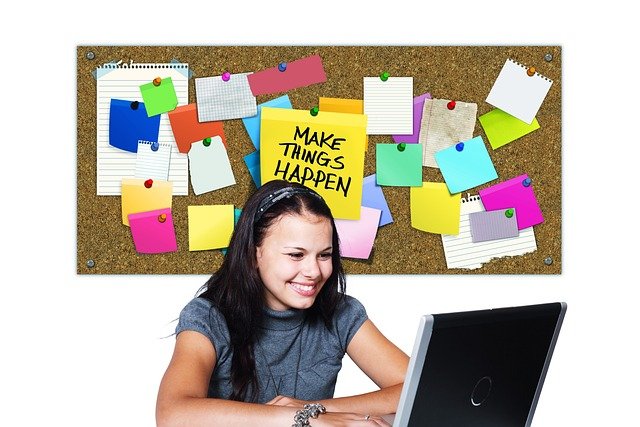 Read more about the article Nurturing Talent: Creative Arts Programs in Vocational Education
